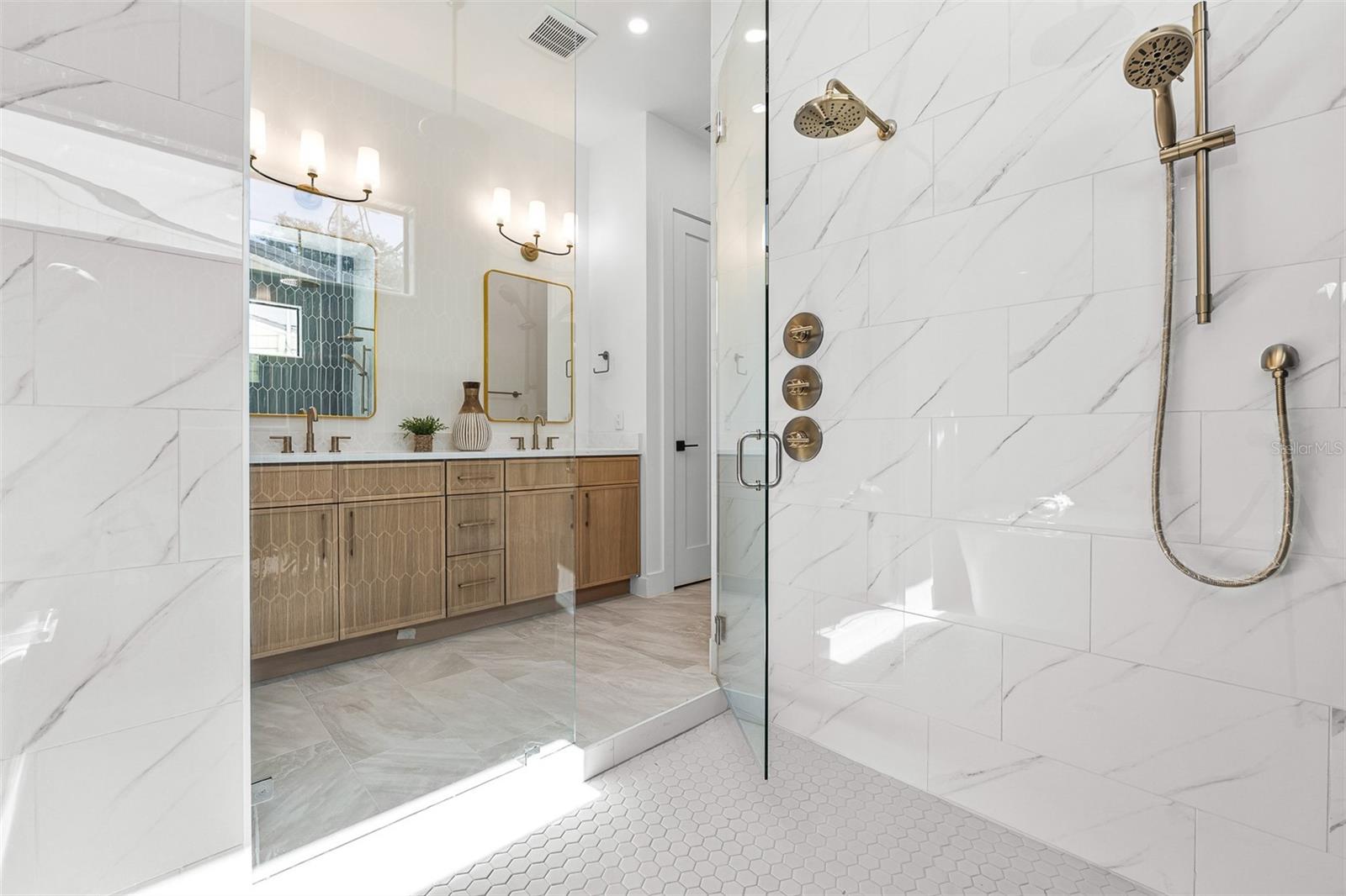 Image 40 of 66 For 3303 Helen Avenue