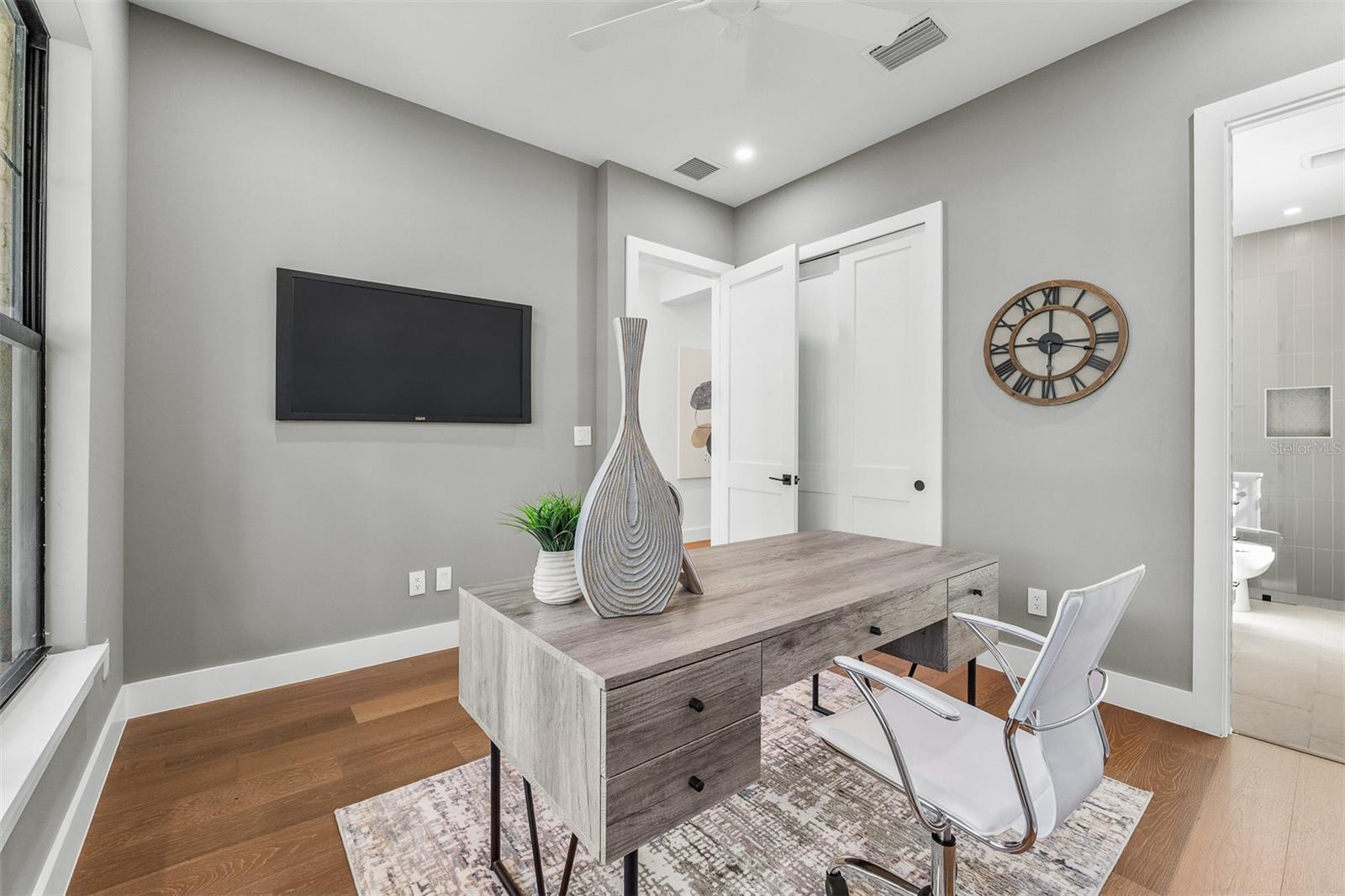 Image 42 of 66 For 3303 Helen Avenue