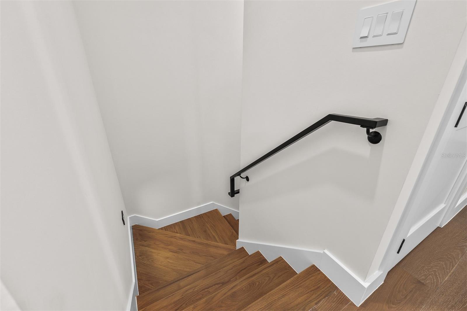 Image 48 of 66 For 3303 Helen Avenue