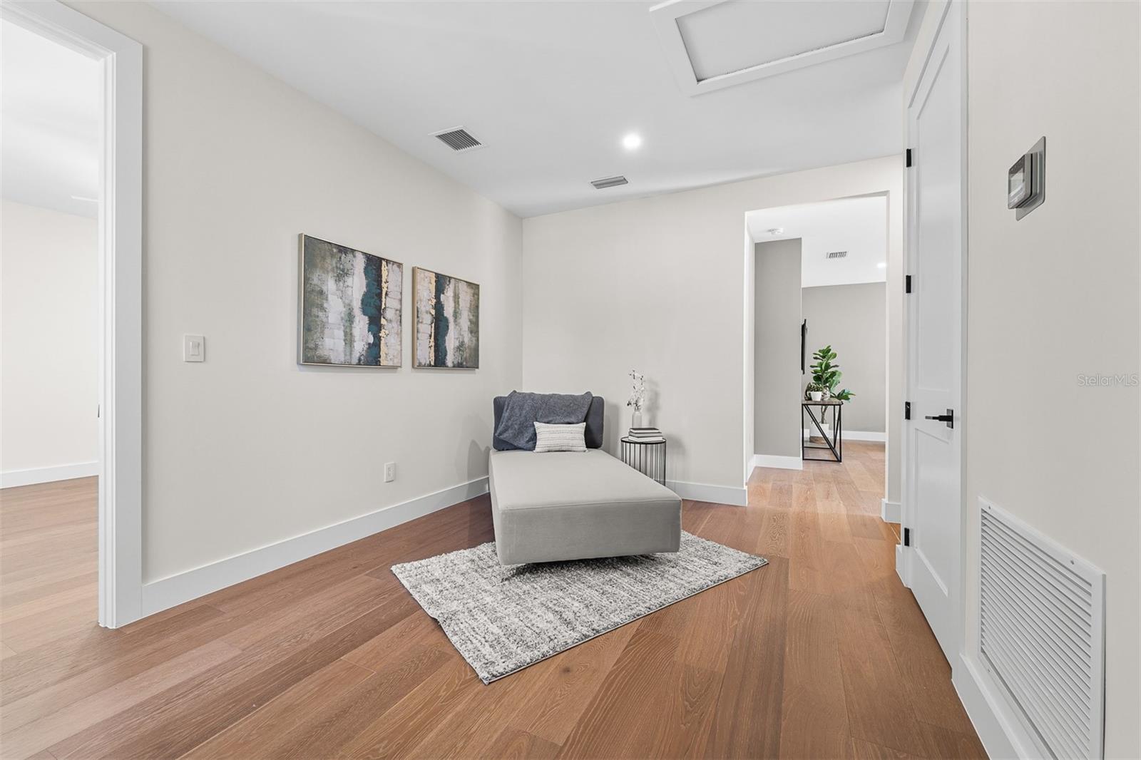 Image 50 of 66 For 3303 Helen Avenue