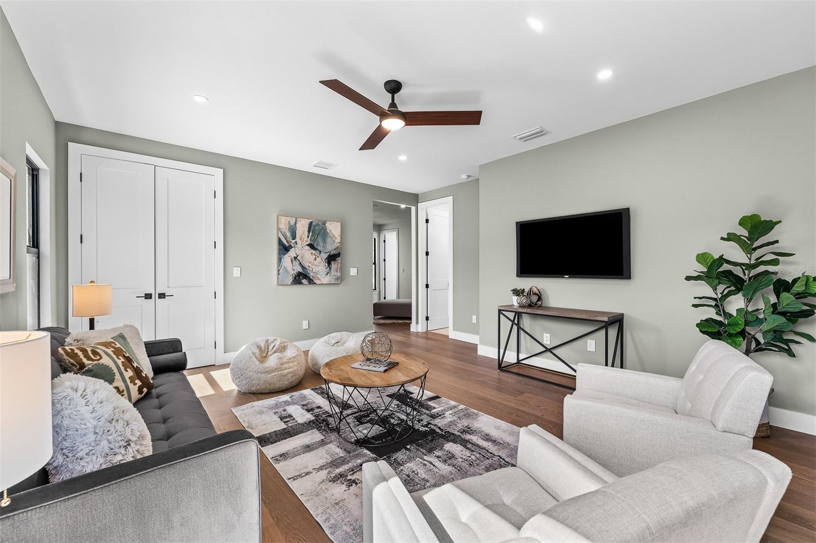 Image 52 of 66 For 3303 Helen Avenue