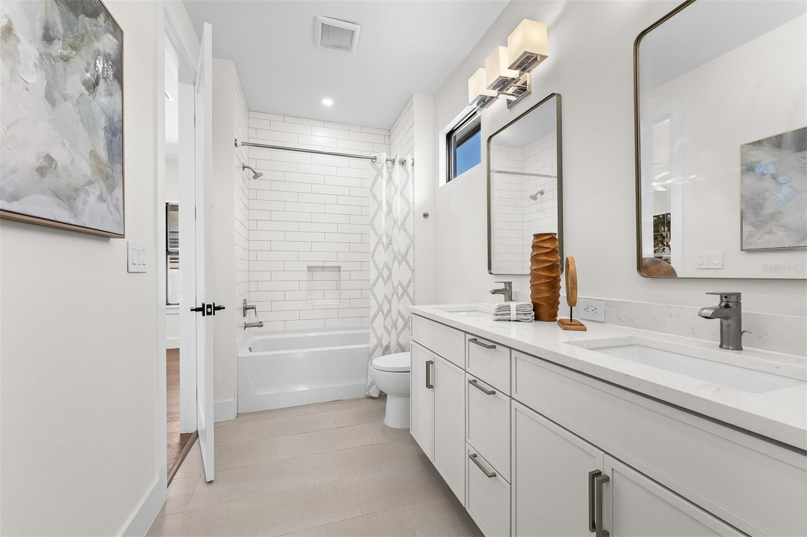 Image 54 of 66 For 3303 Helen Avenue