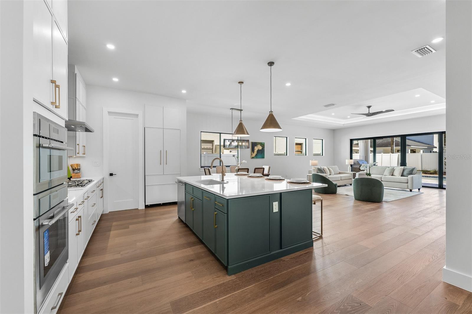 Image 7 of 66 For 3303 Helen Avenue