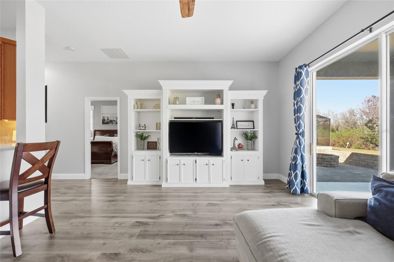 Image 15 of 52 For 2247 Black Lake Boulevard