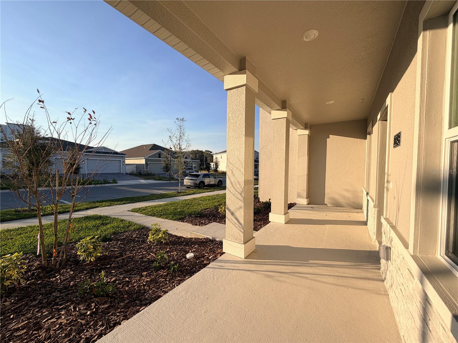 Image 2 of 32 For 2348 Rider Rain Lane