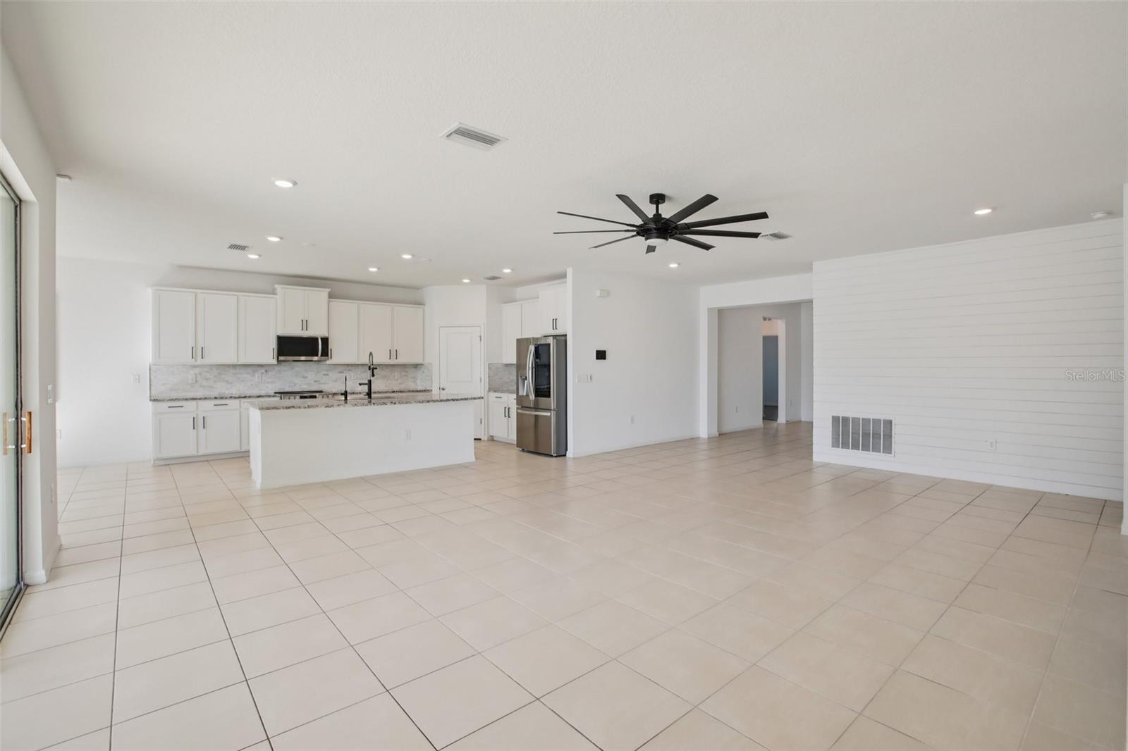 Image 11 of 67 For 10747 Laxer Cay Loop