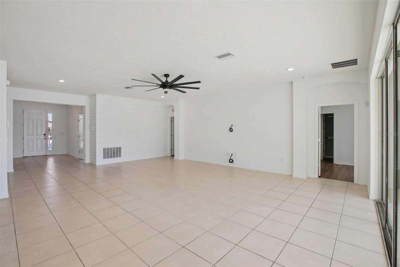 Image 13 of 67 For 10747 Laxer Cay Loop