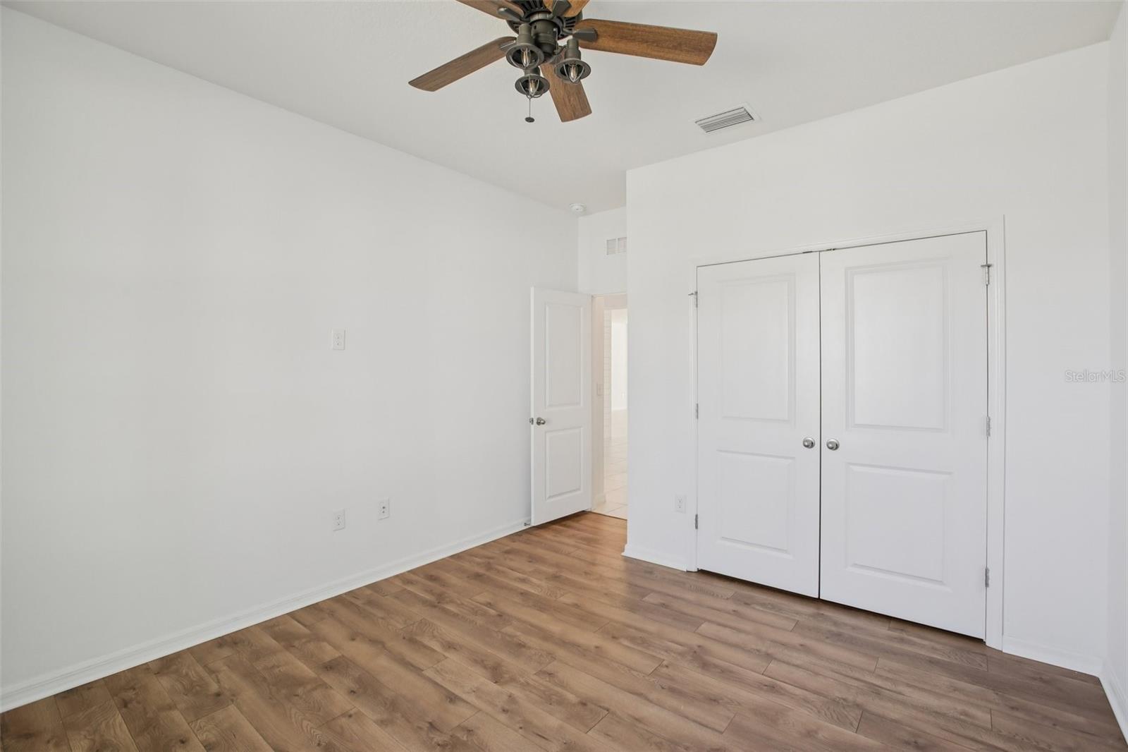 Image 24 of 67 For 10747 Laxer Cay Loop