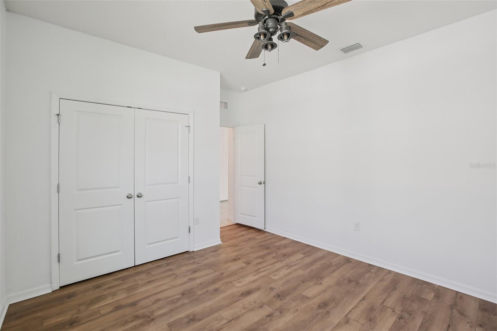 Image 26 of 67 For 10747 Laxer Cay Loop