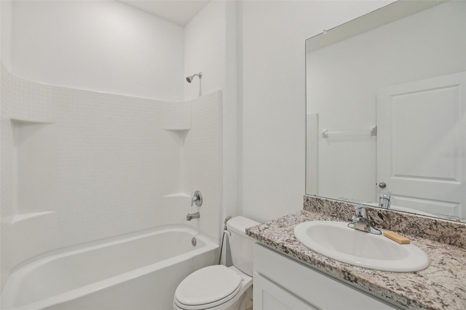 Image 34 of 67 For 10747 Laxer Cay Loop