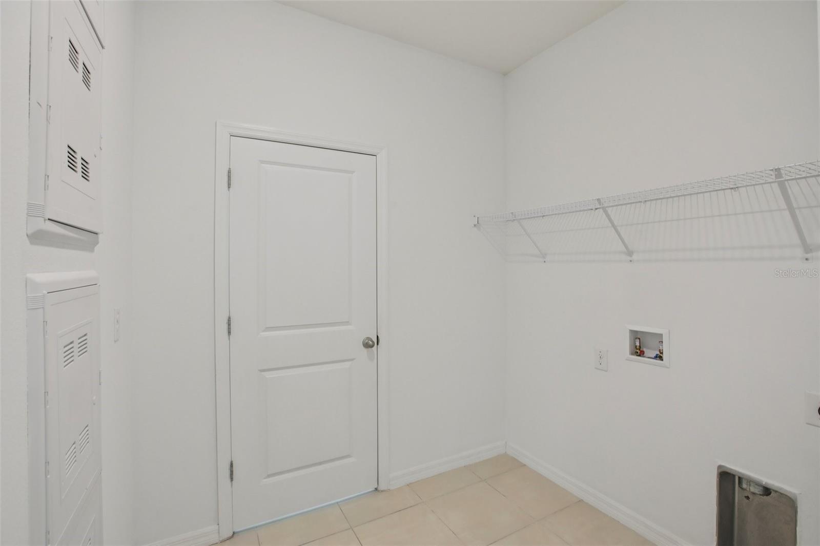 Image 39 of 67 For 10747 Laxer Cay Loop