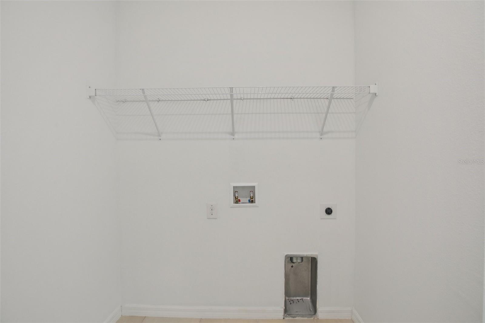 Image 40 of 67 For 10747 Laxer Cay Loop