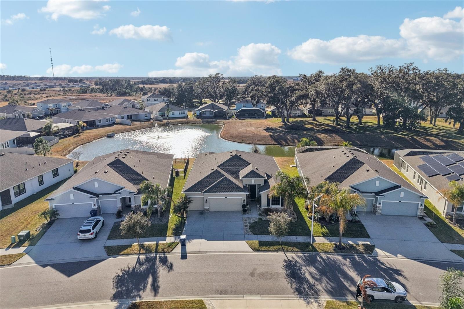 Image 52 of 67 For 10747 Laxer Cay Loop