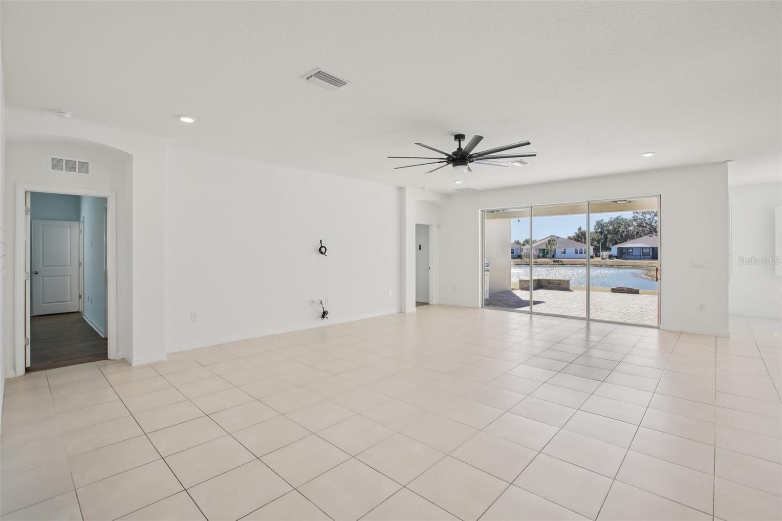 Image 9 of 67 For 10747 Laxer Cay Loop