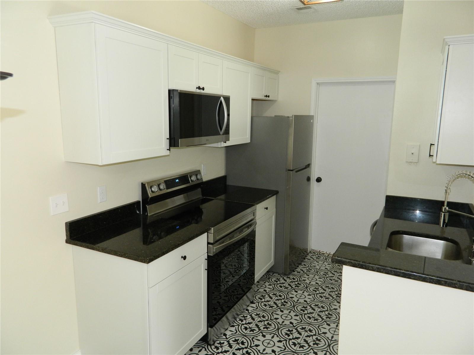 Image 8 of 19 For 709 Secret Harbor Lane 303