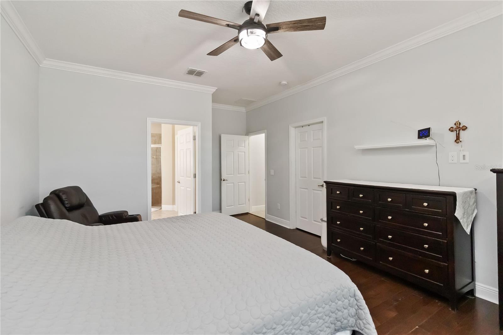 Image 22 of 69 For 652 Seven Oaks Boulevard