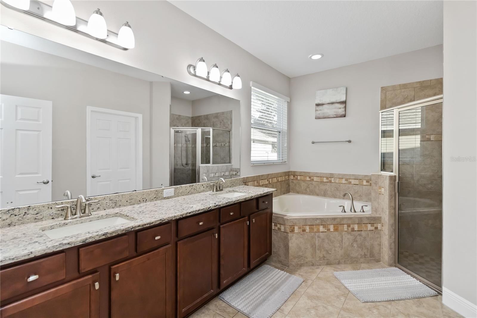 Image 23 of 69 For 652 Seven Oaks Boulevard