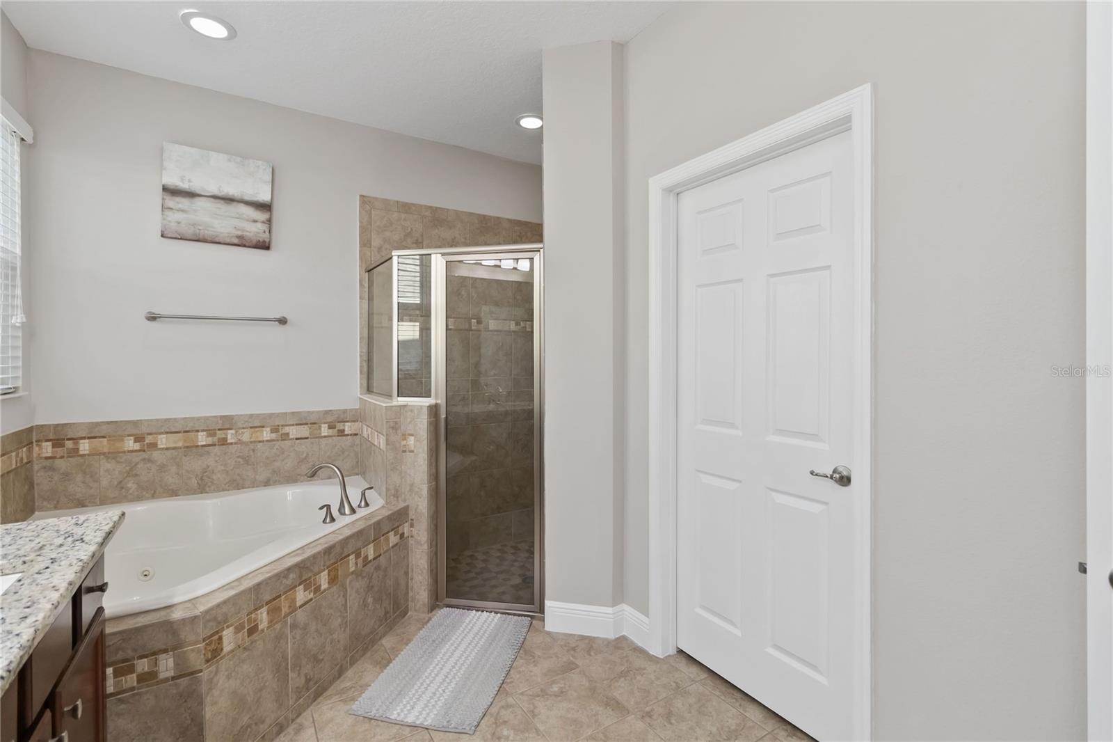 Image 24 of 69 For 652 Seven Oaks Boulevard