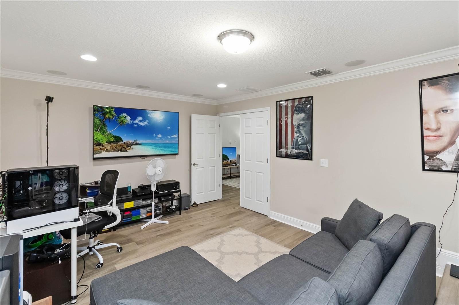 Image 30 of 69 For 652 Seven Oaks Boulevard