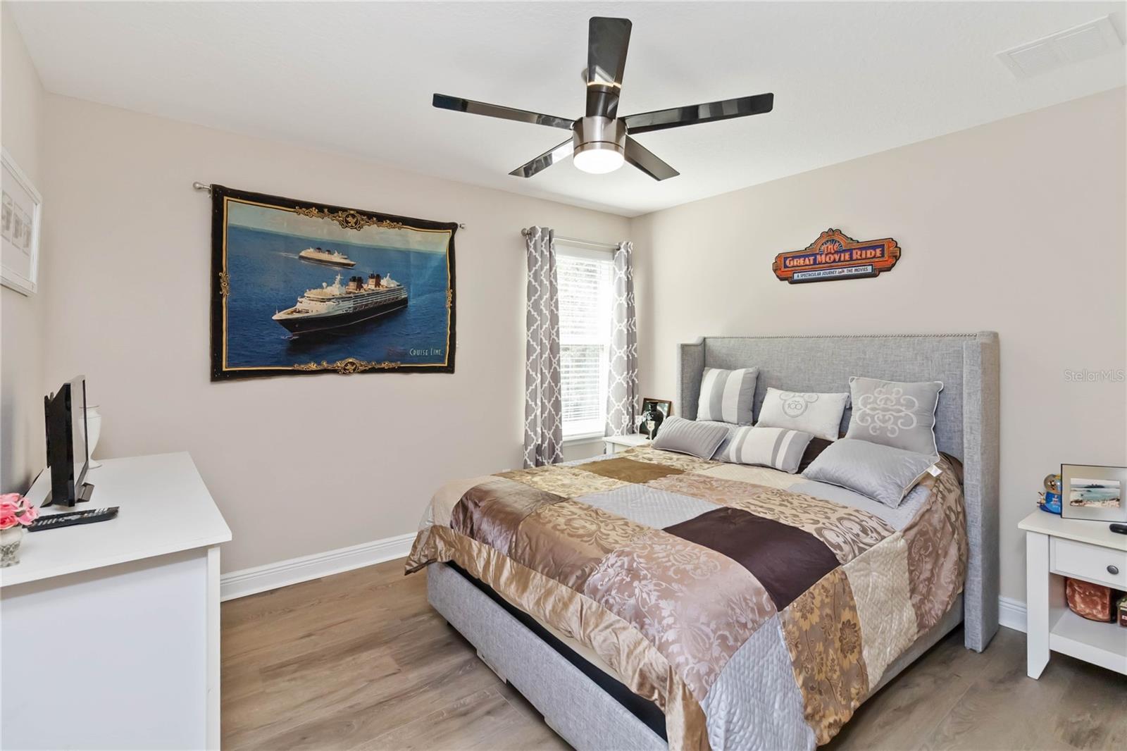 Image 34 of 69 For 652 Seven Oaks Boulevard