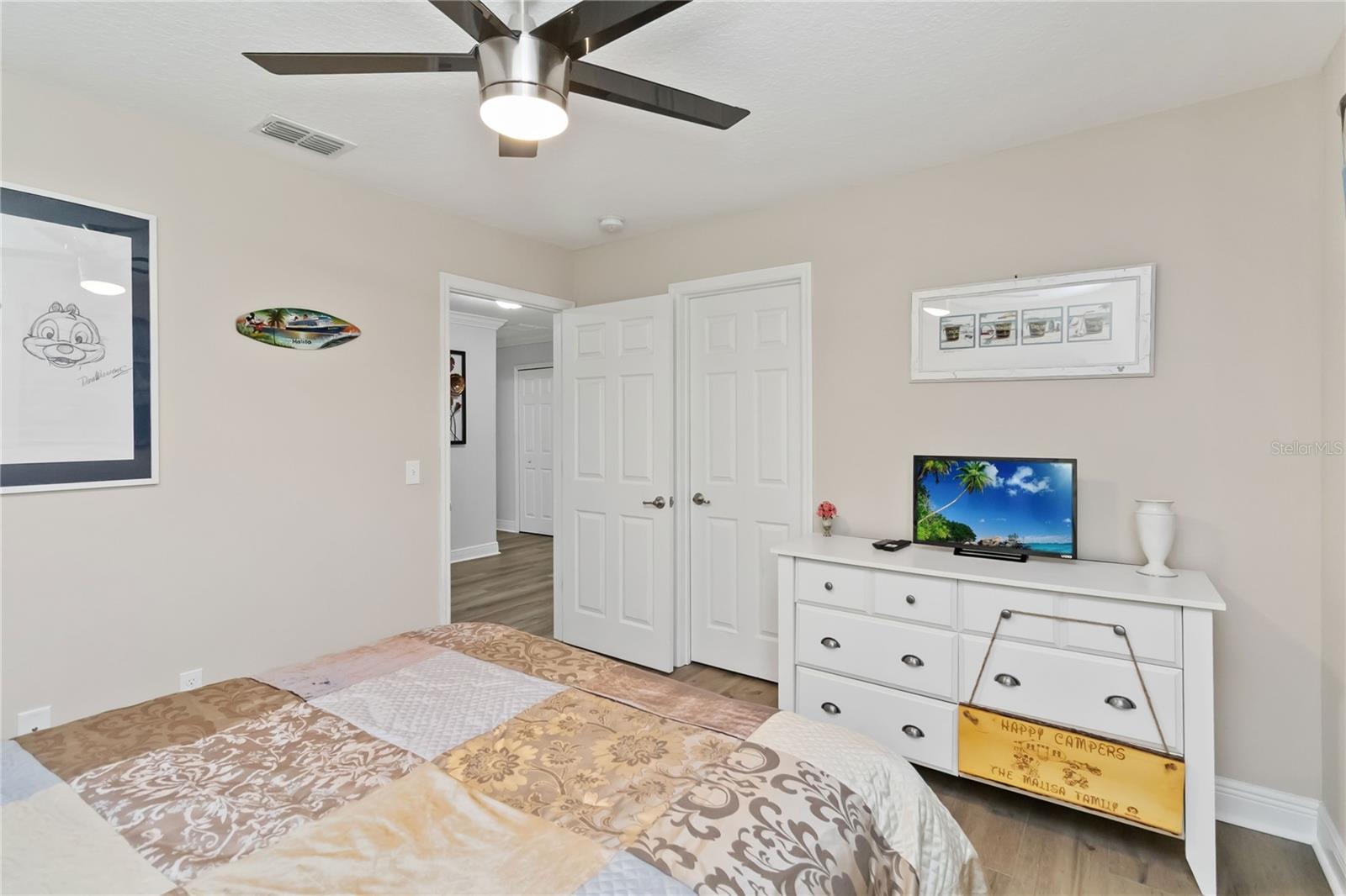 Image 35 of 69 For 652 Seven Oaks Boulevard