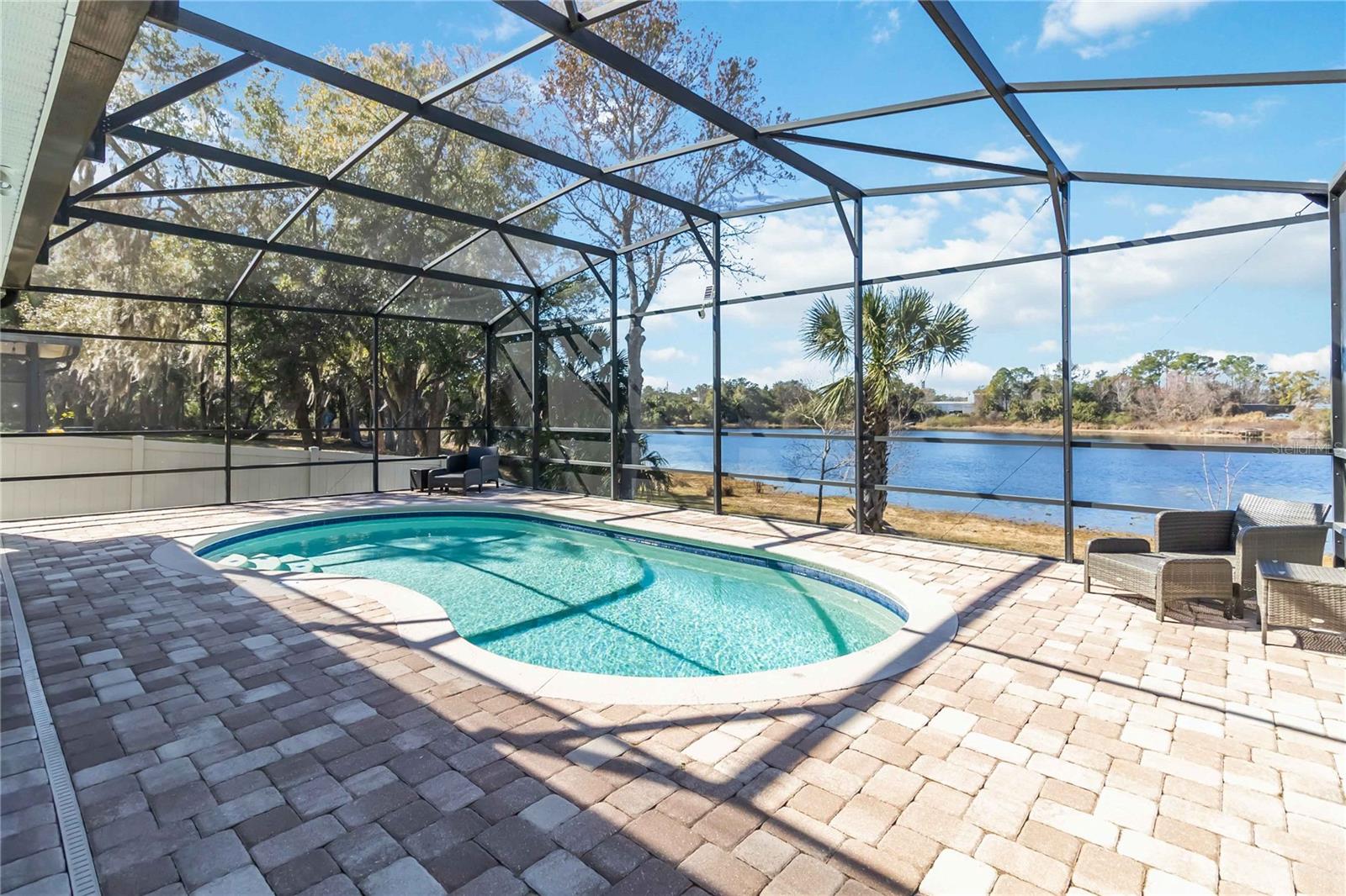 Image 4 of 69 For 652 Seven Oaks Boulevard