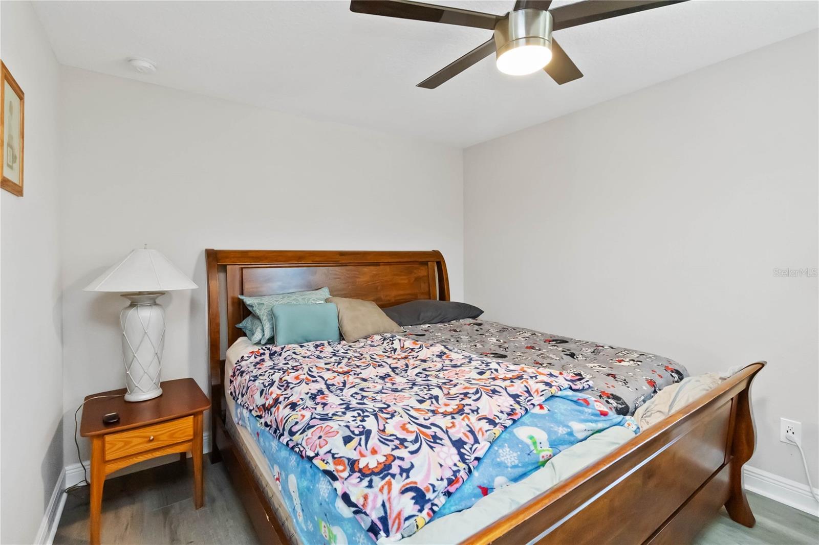 Image 42 of 69 For 652 Seven Oaks Boulevard