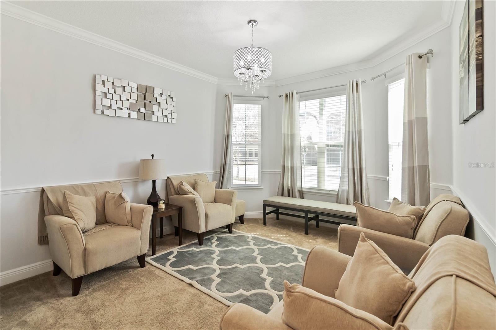 Image 7 of 69 For 652 Seven Oaks Boulevard