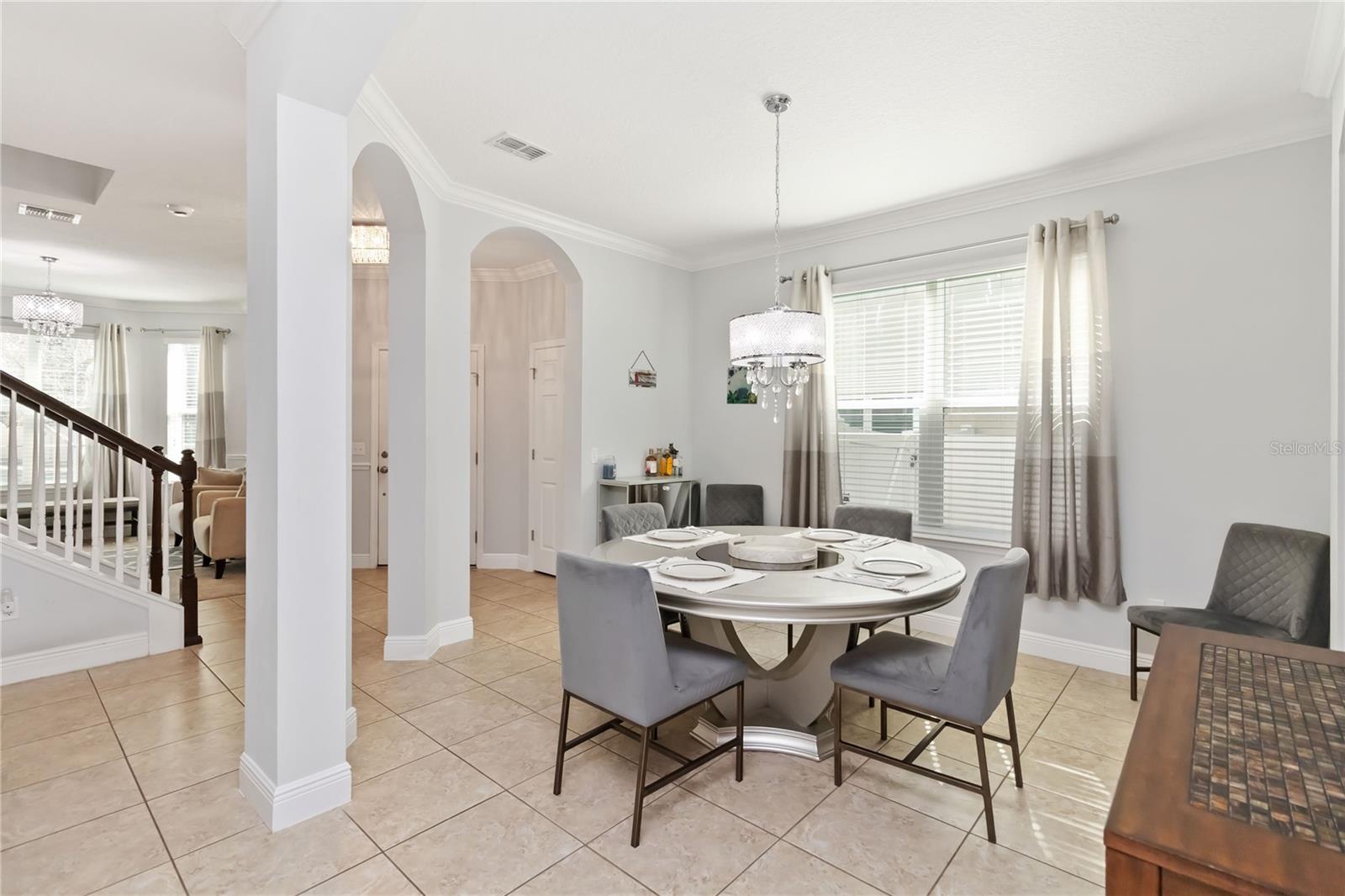 Image 9 of 69 For 652 Seven Oaks Boulevard