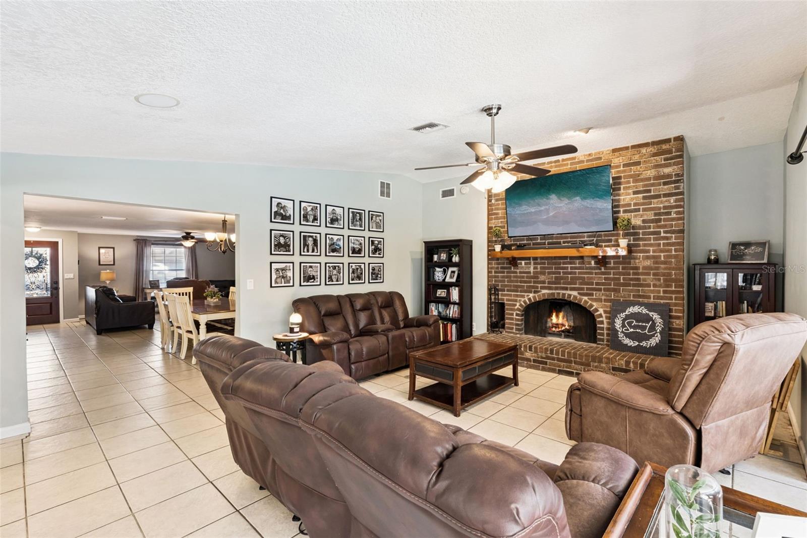 Image 13 of 34 For 516 Pineview Street