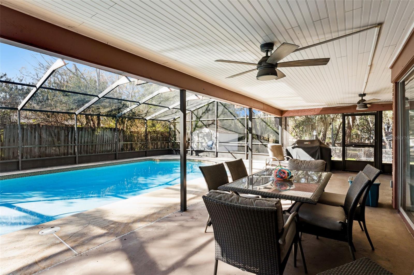 Image 25 of 34 For 516 Pineview Street