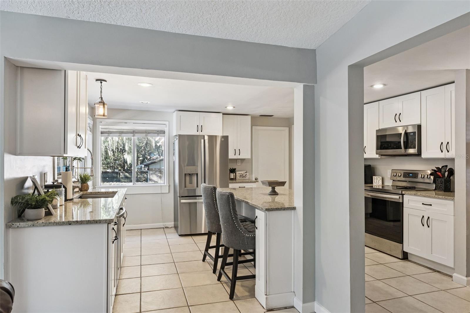 Image 9 of 34 For 516 Pineview Street