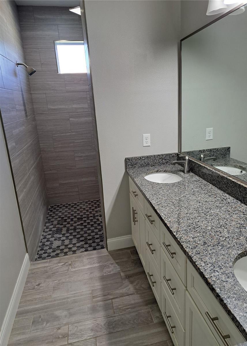 Image 4 of 13 For 20627 Majestic Street