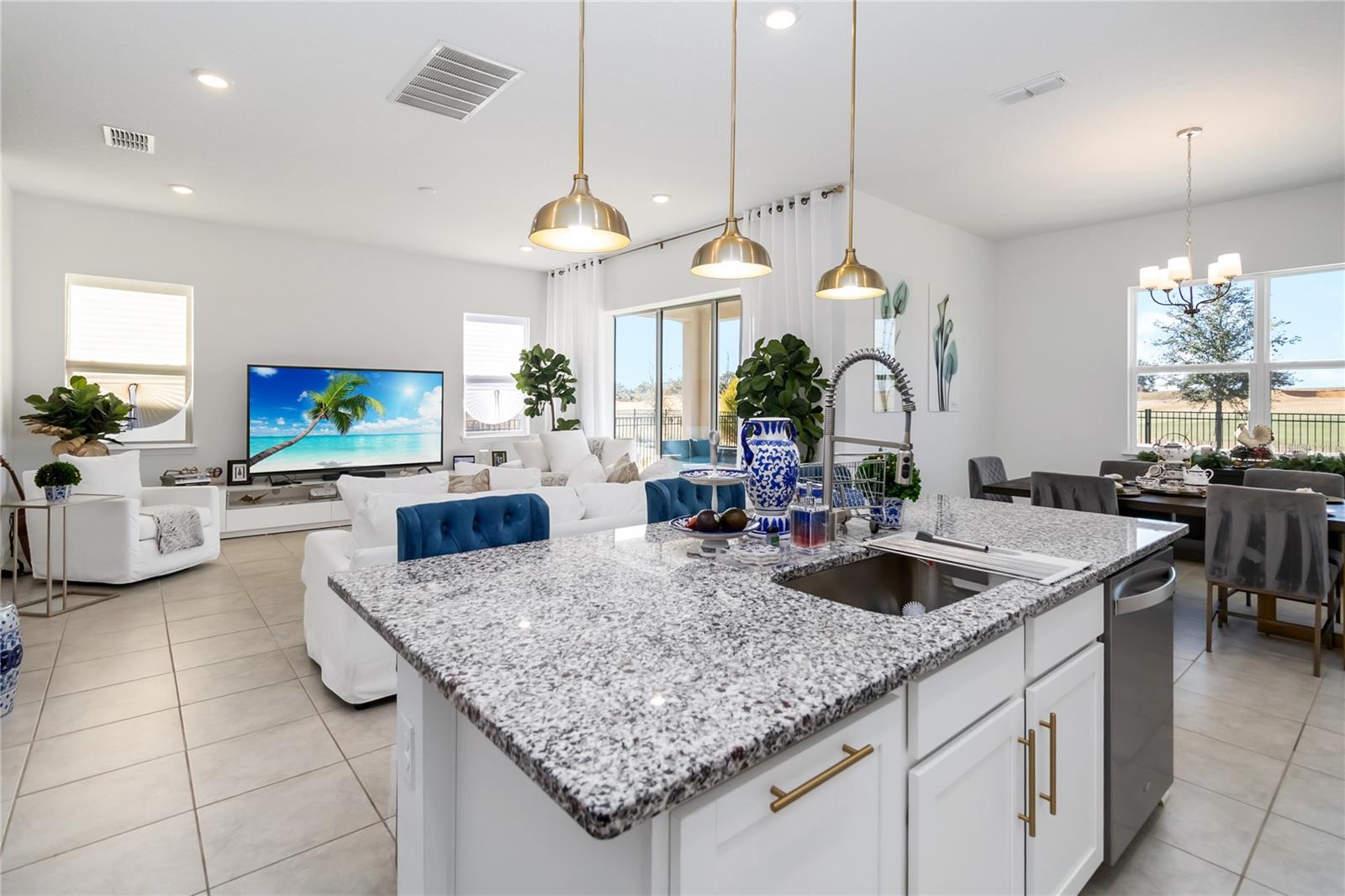 Image 12 of 65 For 15742 Vetta Drive