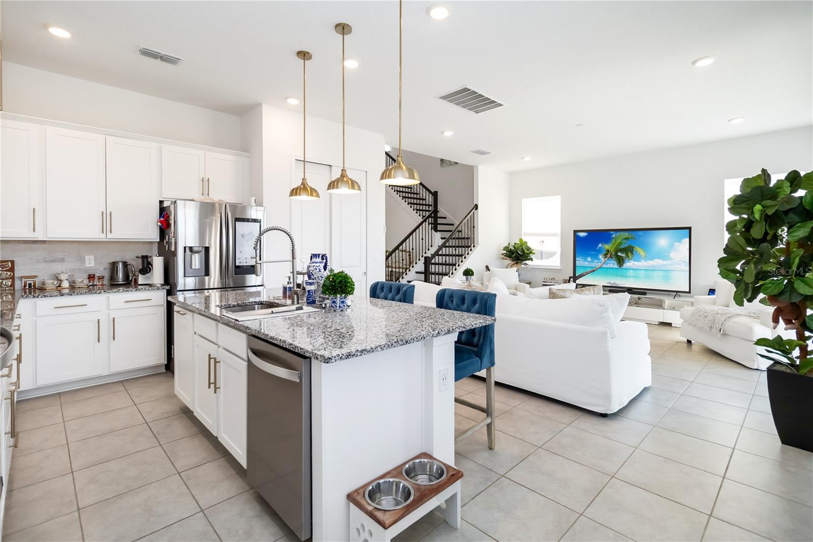 Image 13 of 65 For 15742 Vetta Drive