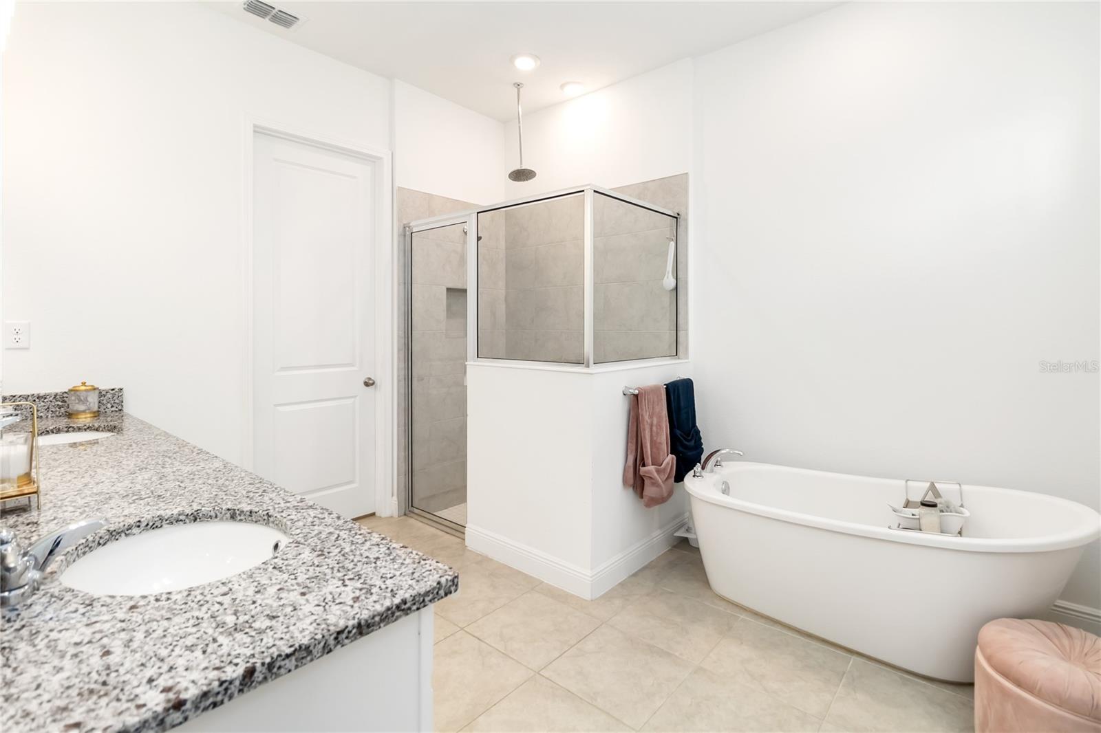 Image 23 of 65 For 15742 Vetta Drive