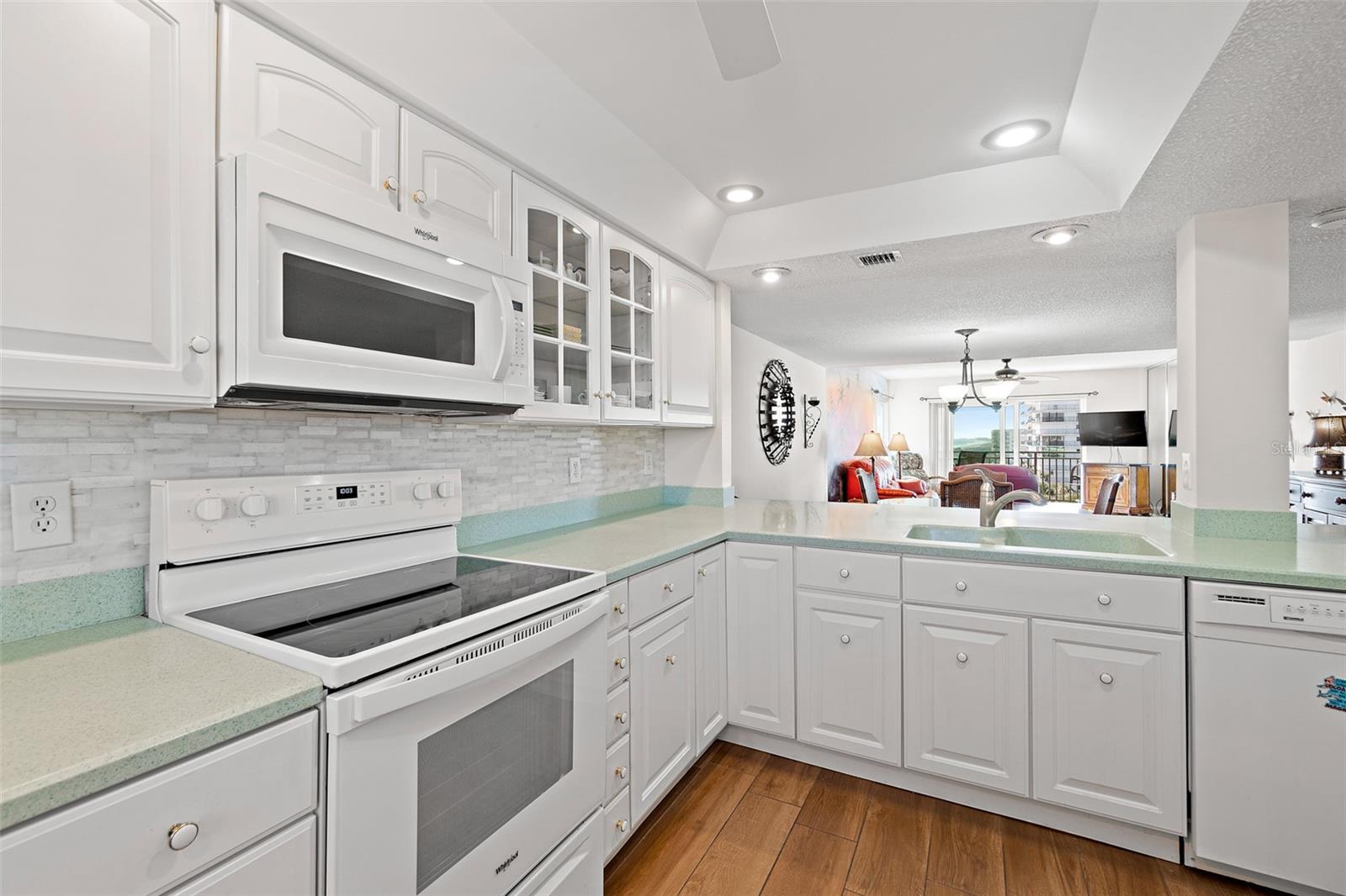 Image 10 of 44 For 3060 Atlantic Avenue 708