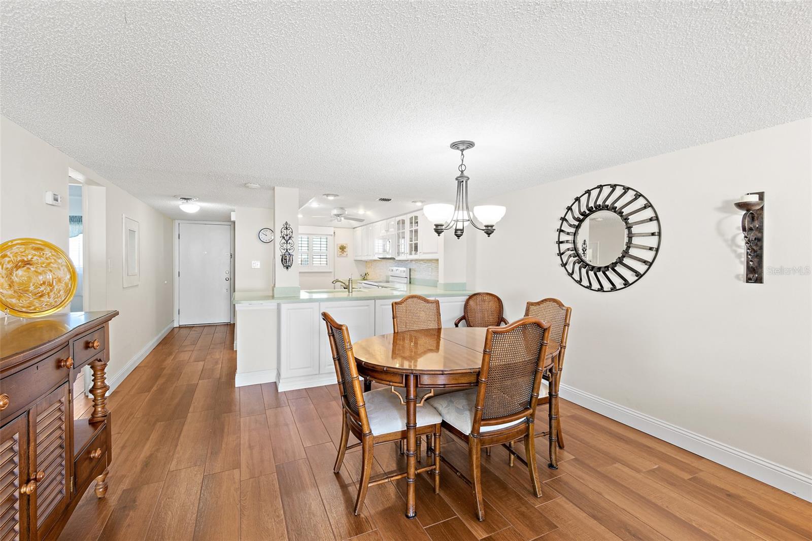 Image 21 of 44 For 3060 Atlantic Avenue 708