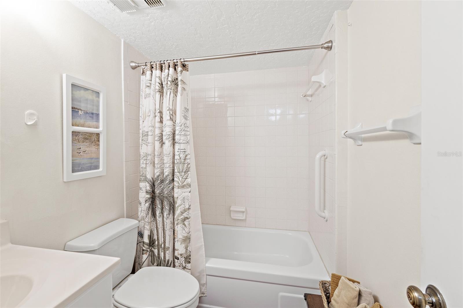 Image 28 of 44 For 3060 Atlantic Avenue 708