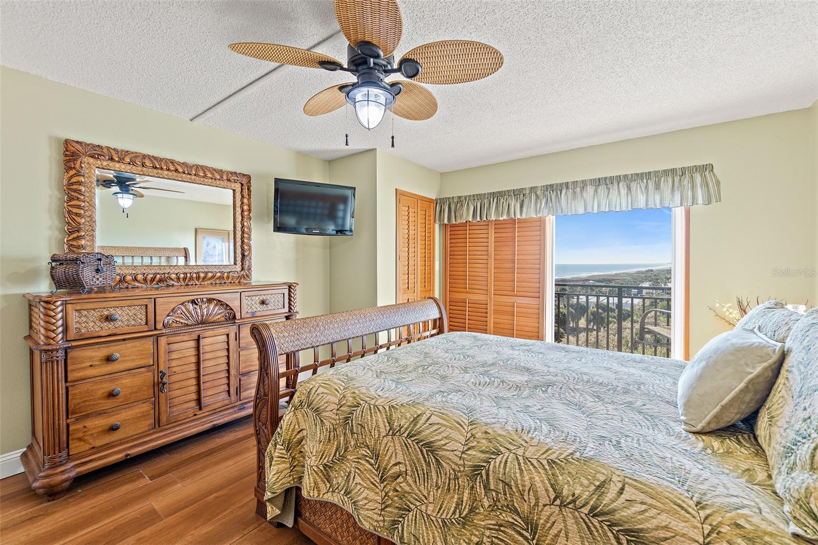 Image 4 of 44 For 3060 Atlantic Avenue 708