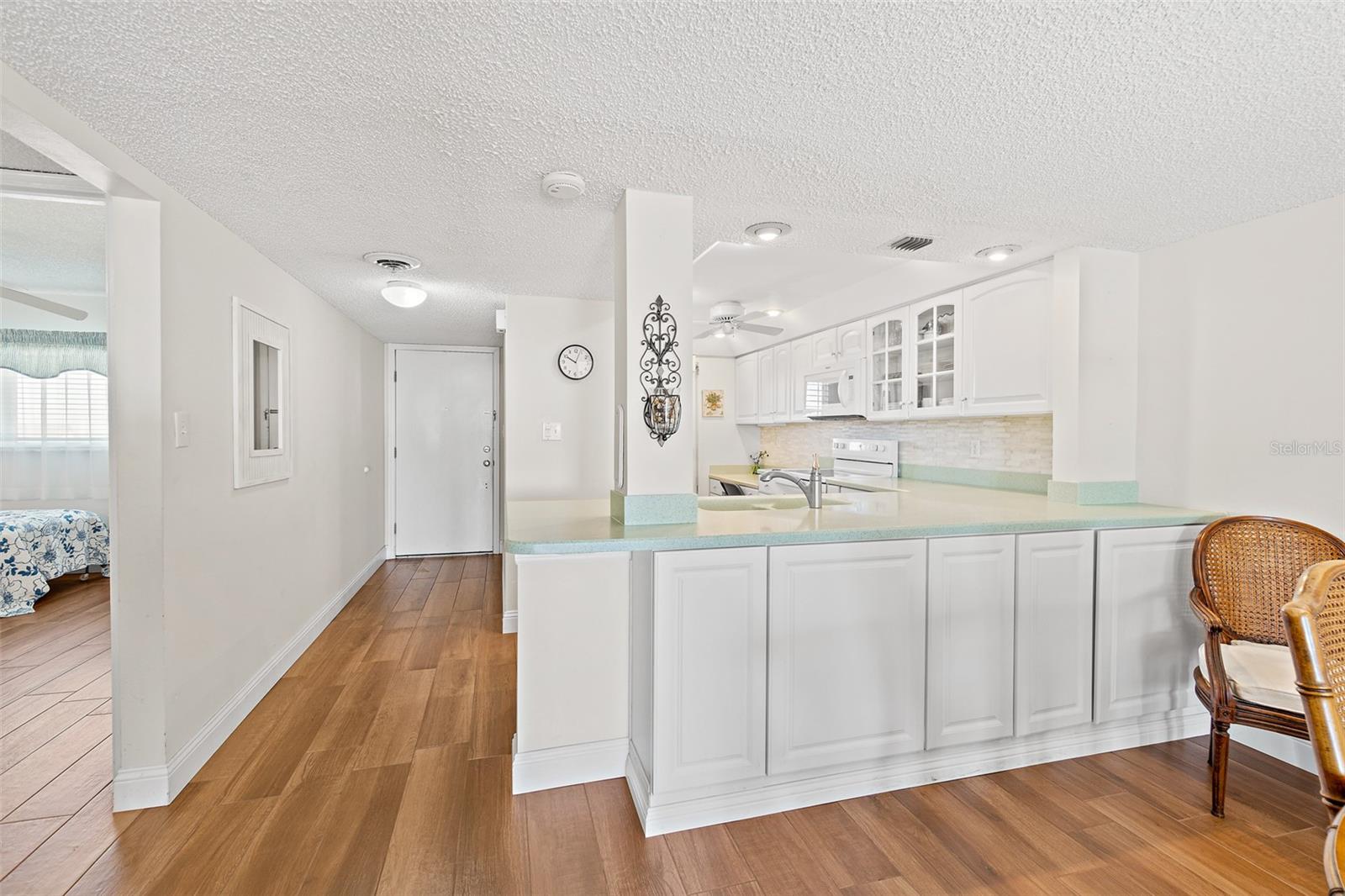 Image 7 of 44 For 3060 Atlantic Avenue 708