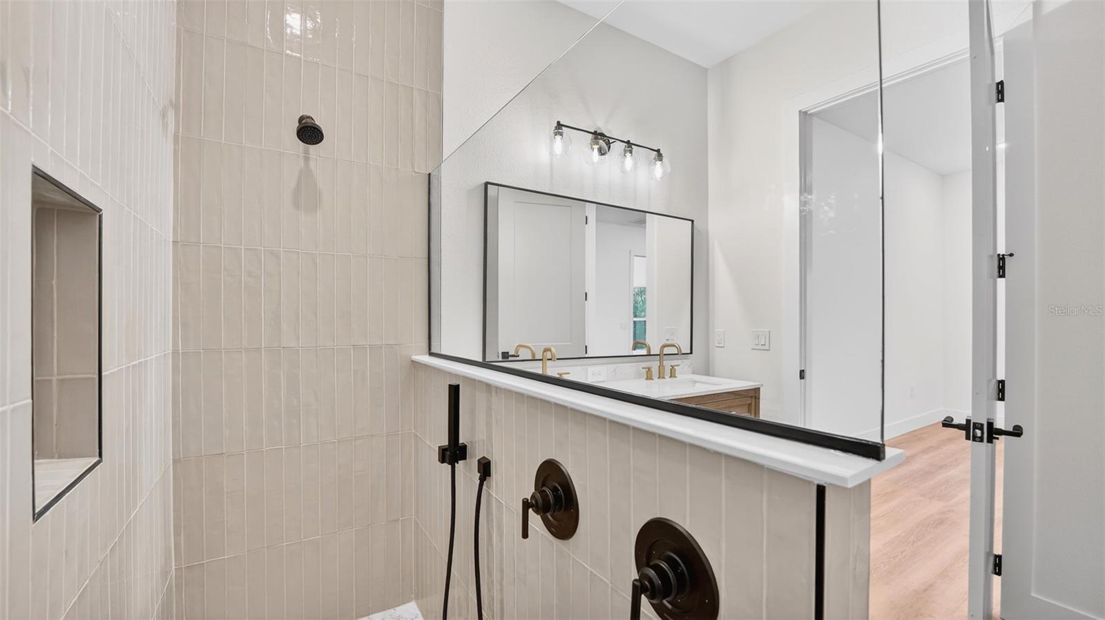 Image 26 of 35 For 257 Lago Vista Street