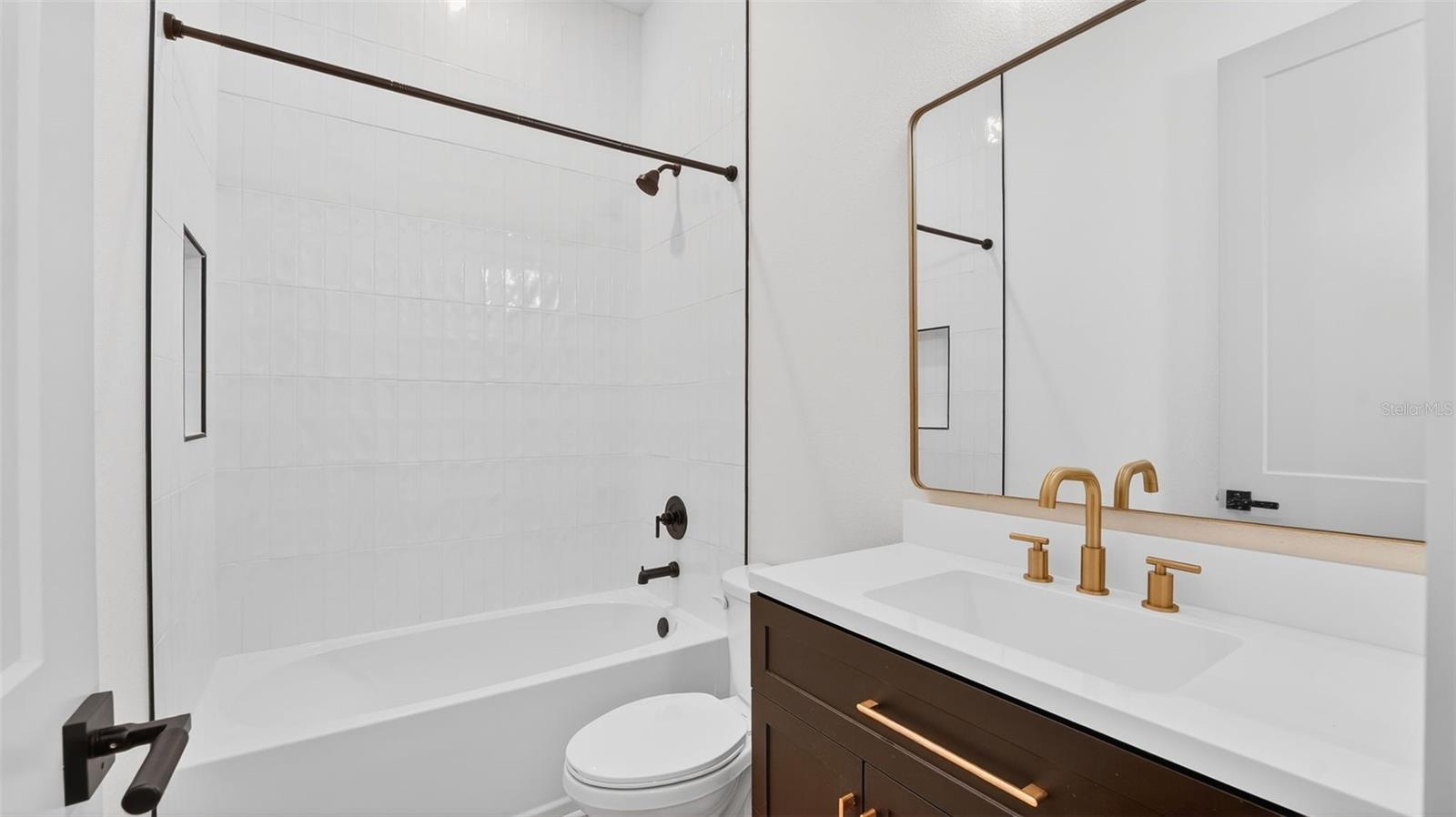 Image 29 of 35 For 257 Lago Vista Street