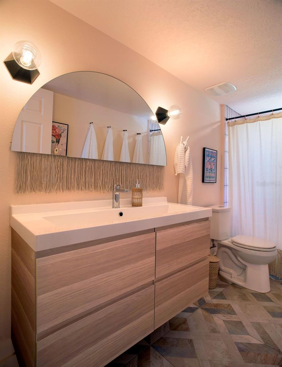 Image 14 of 34 For 6990 Grevilla Avenue S