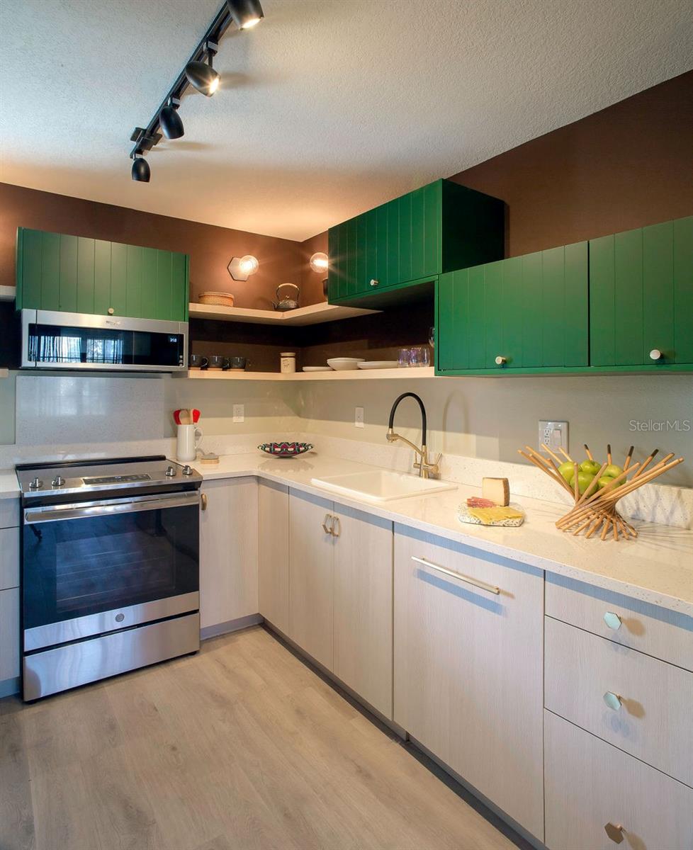 Image 16 of 34 For 6990 Grevilla Avenue S