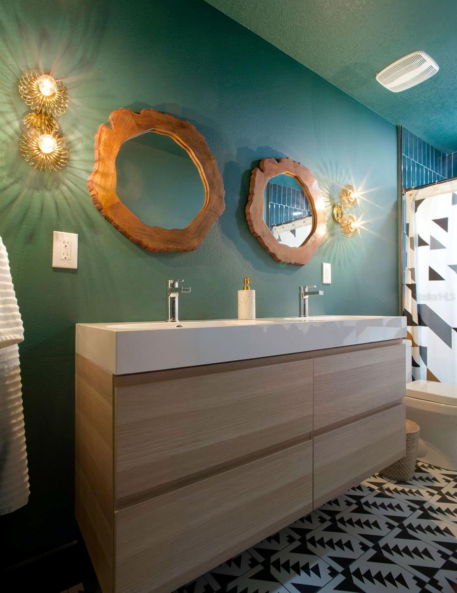 Image 20 of 34 For 6990 Grevilla Avenue S