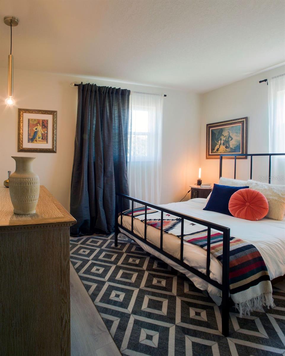 Image 5 of 34 For 6990 Grevilla Avenue S