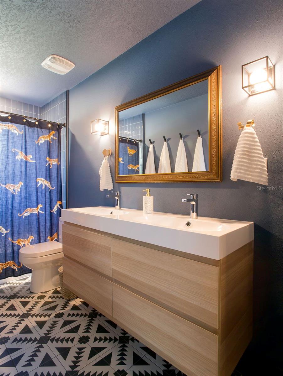 Image 7 of 34 For 6990 Grevilla Avenue S