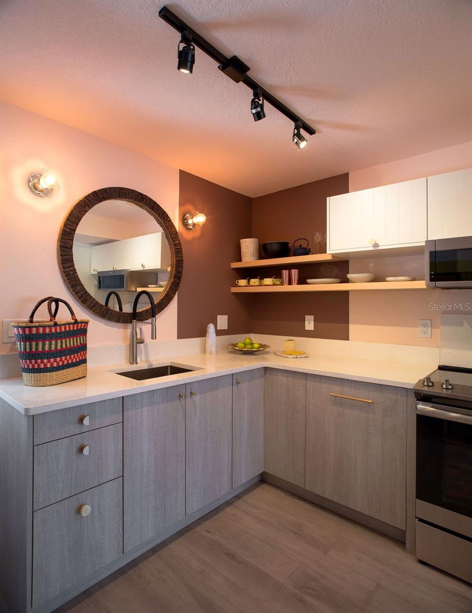 Image 9 of 34 For 6990 Grevilla Avenue S