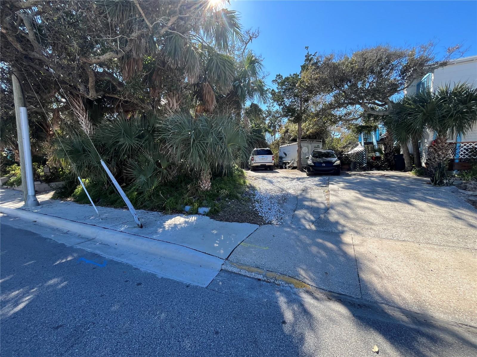 Image 2 of 5 For N Hollywood Avenue